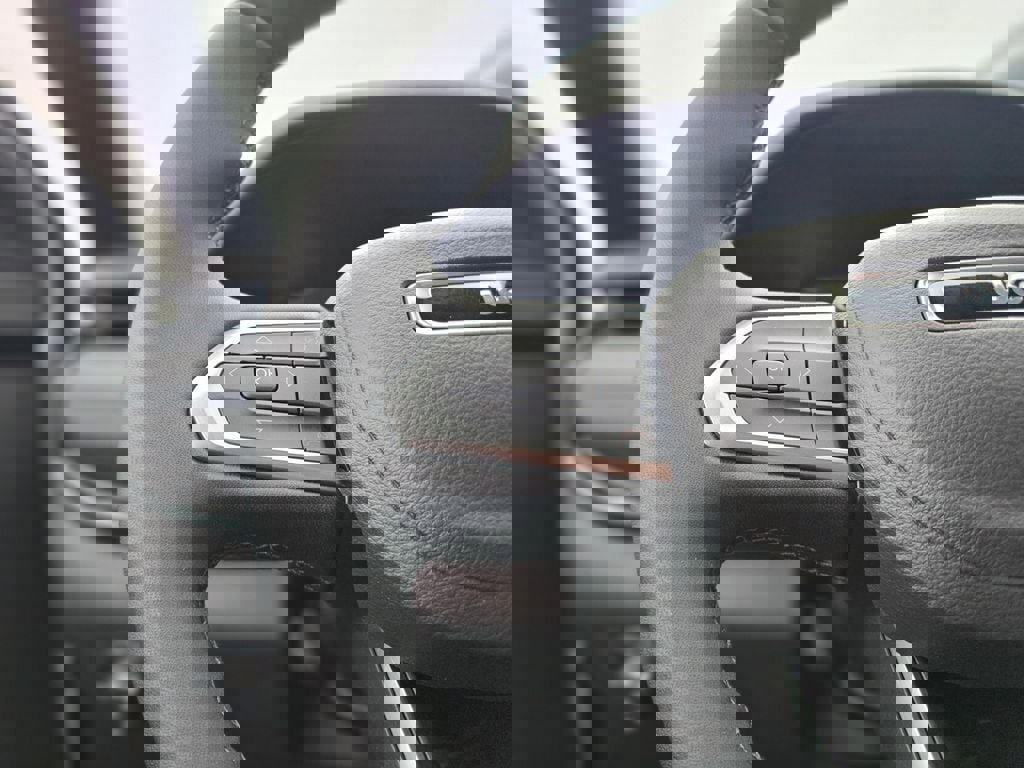 New 2025 Jeep Compass Limited w/ Sun & Sound Group image 25