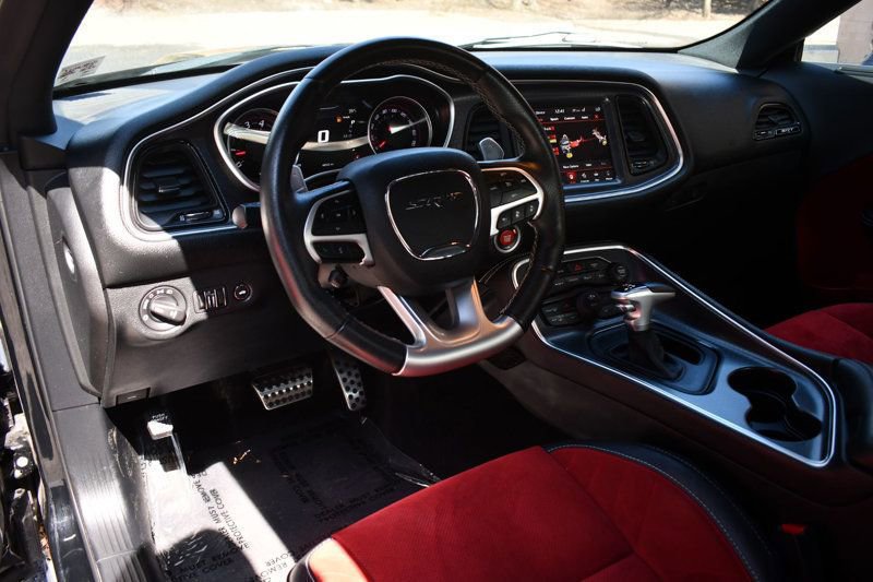 Used 2018 Dodge Challenger SRT w/ Technology Group image 22