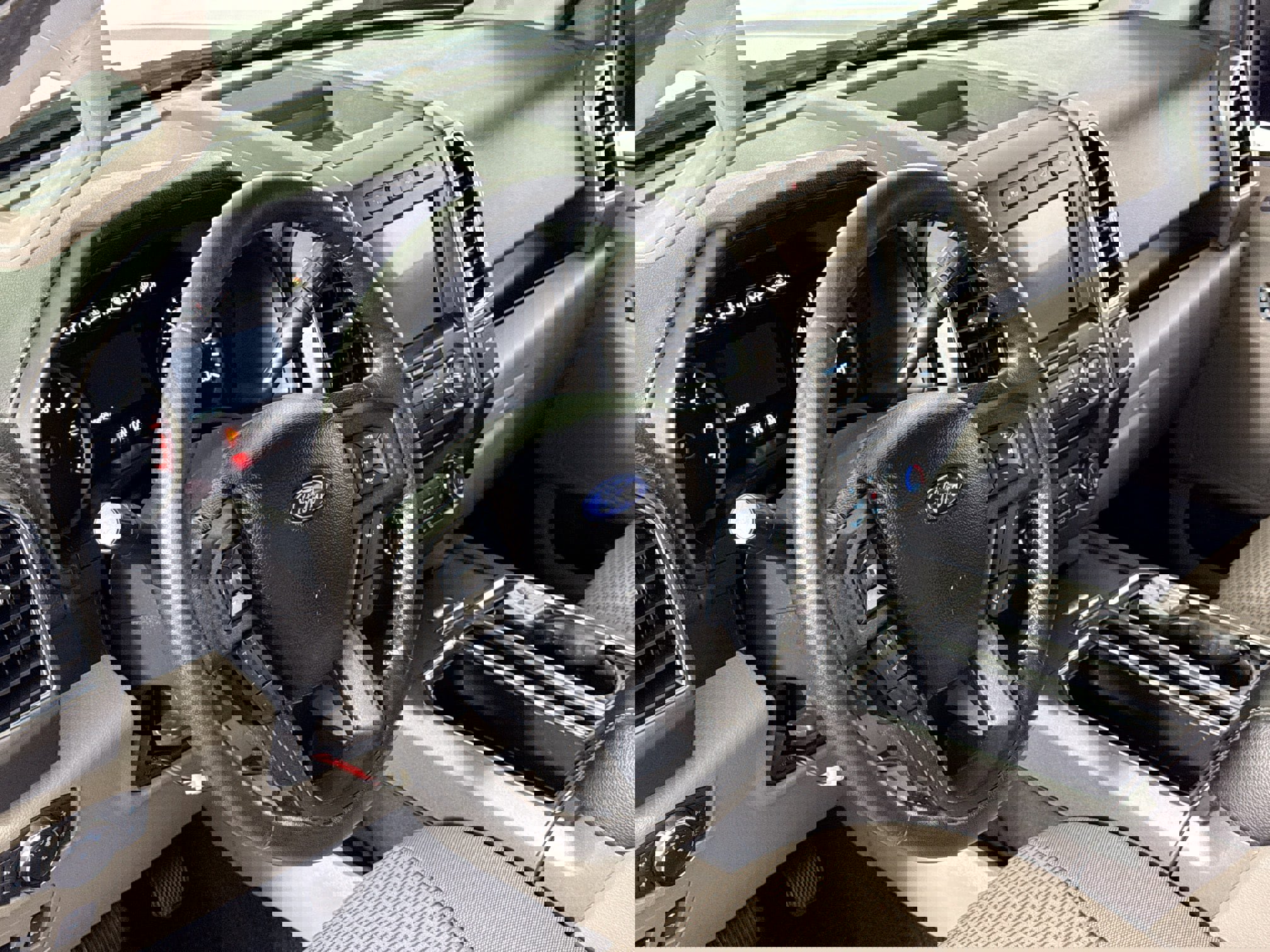 Used 2018 Ford F150 XLT w/ Equipment Group 302A Luxury image 4