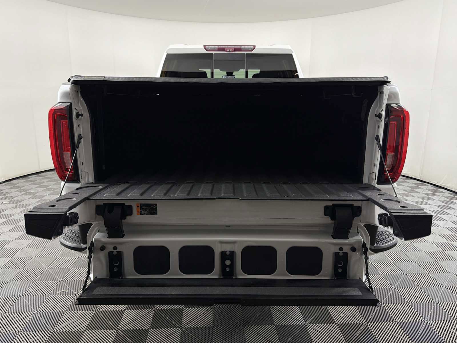 Used 2020 GMC Sierra 2500 Denali w/ Denali Ultimate Package AWD/4WD image 16