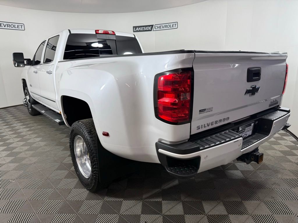 Used 2019 Chevrolet Silverado 3500 High Country w/ Duramax Plus Package image 4