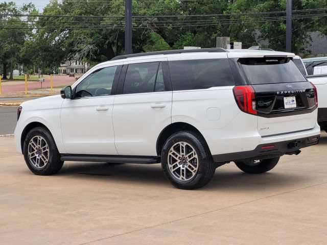 Used 2025 Ford Expedition Active RWD image 6