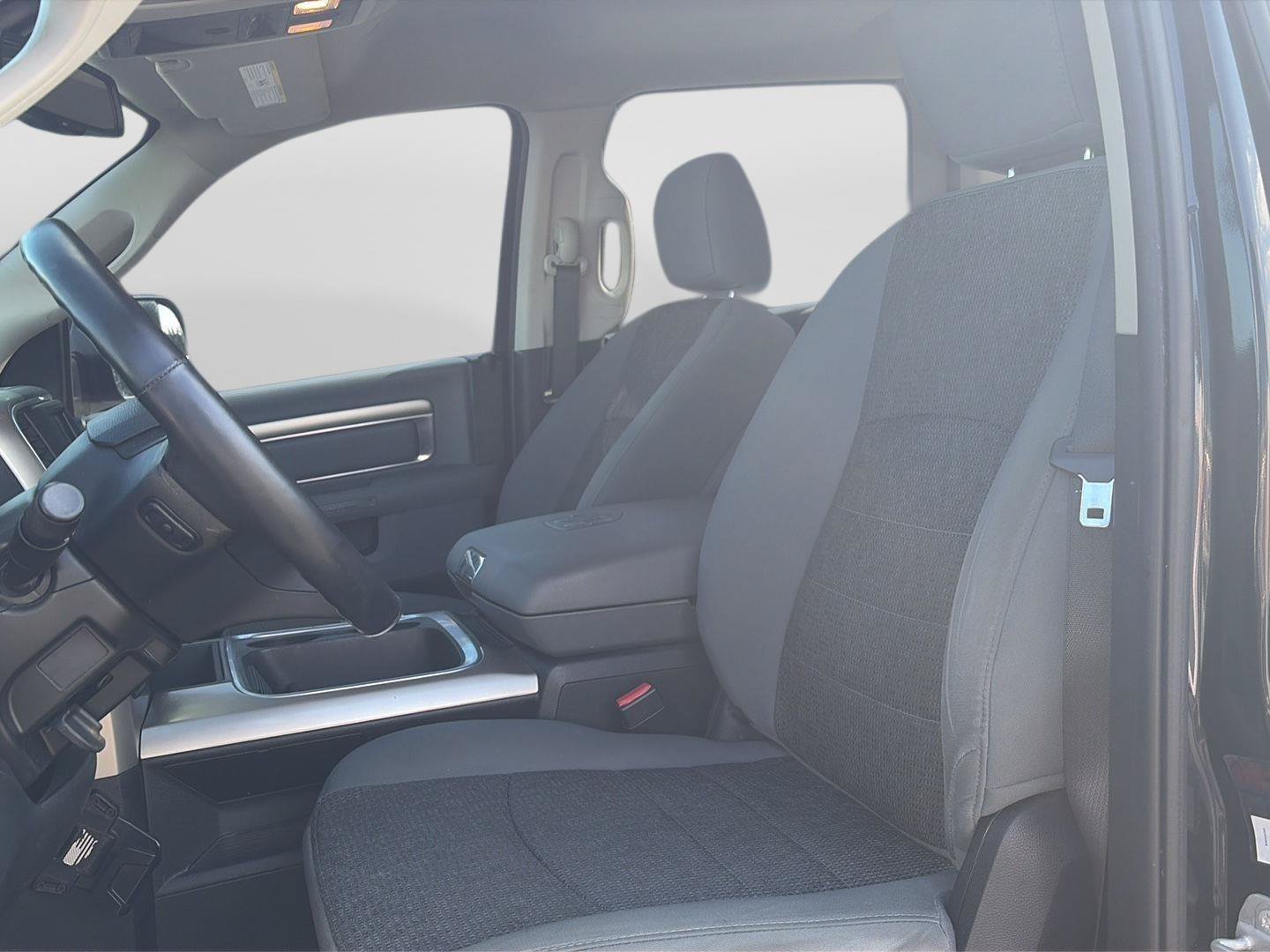 Used 2018 RAM 1500 SLT AWD/4WD image 10