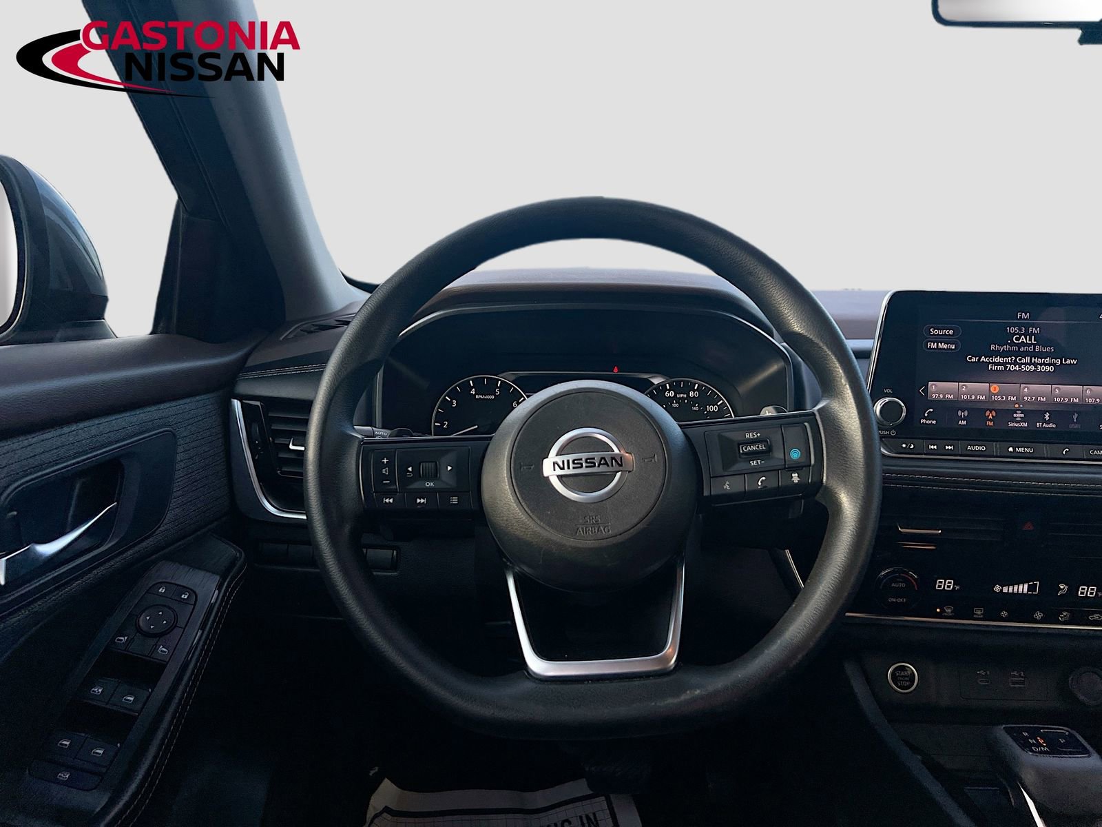 Used 2021 Nissan Rogue SV image 29