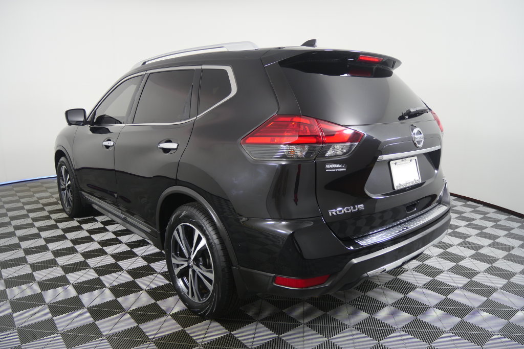 Used 2017 Nissan Rogue SL FWD image 3