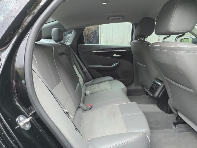 Used 2015 Chevrolet Impala LT w/ Convenience Package FWD image 13