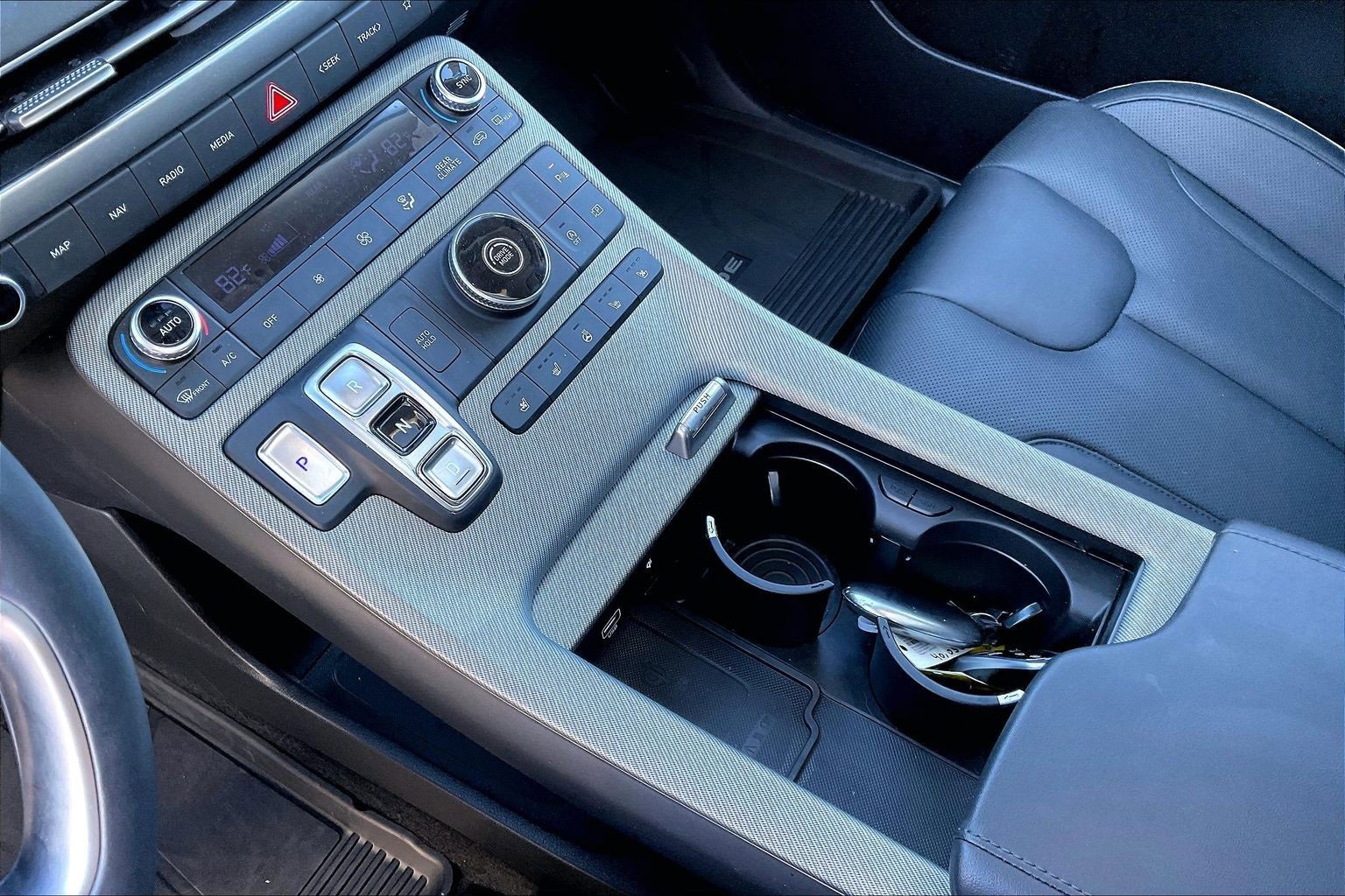 Used 2024 Hyundai Palisade SEL w/ Premium Package image 18