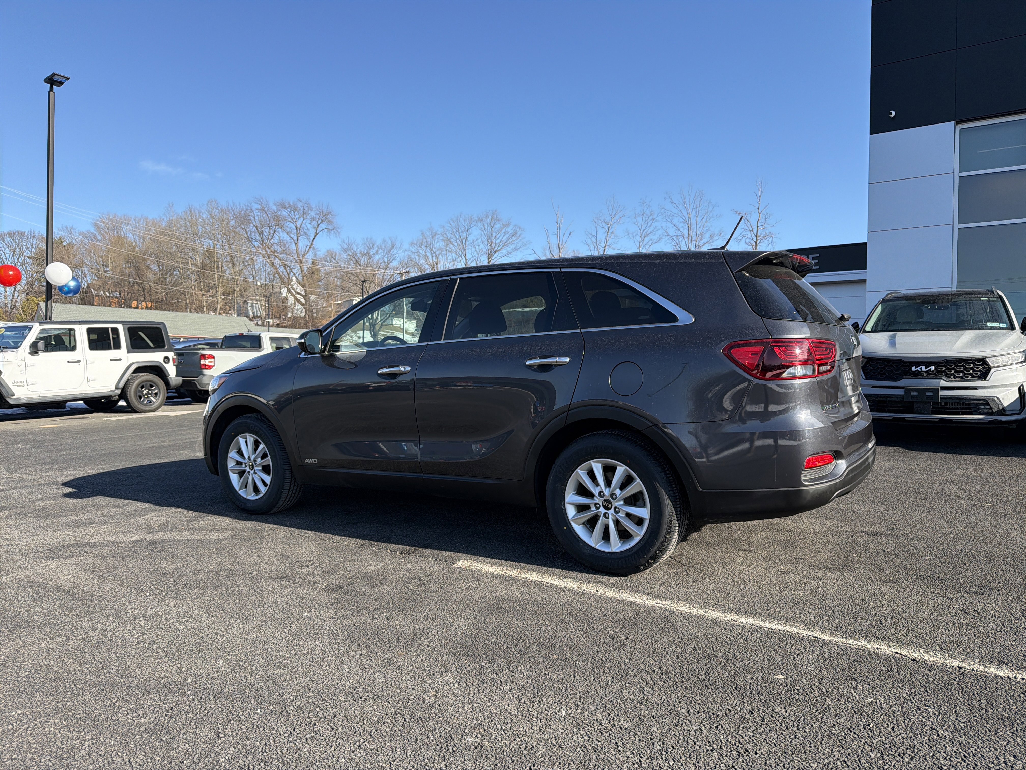 Used 2019 Kia Sorento LX image 8