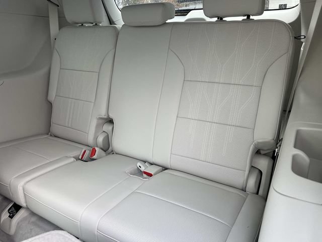 New 2026 Buick Enclave Avenir w/ Super Cruise Package FWD image 12