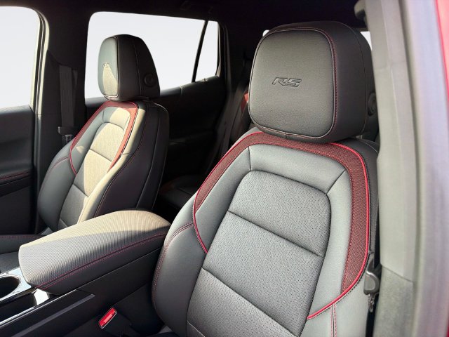 New 2027 Chevrolet Equinox RS w/ Safety and Technology Package FWD image 21