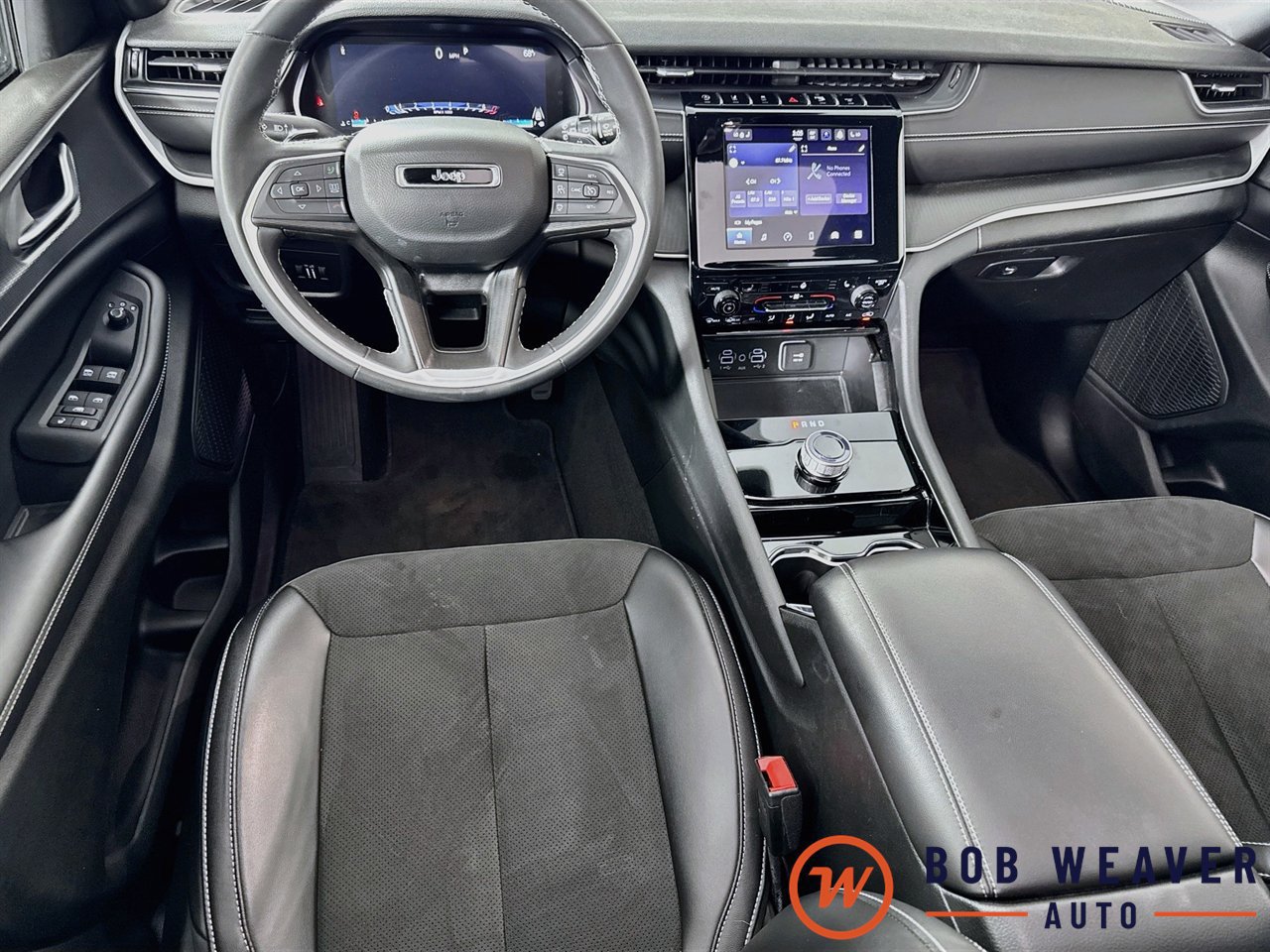 Used 2023 Jeep Grand Cherokee Altitude AWD/4WD image 28