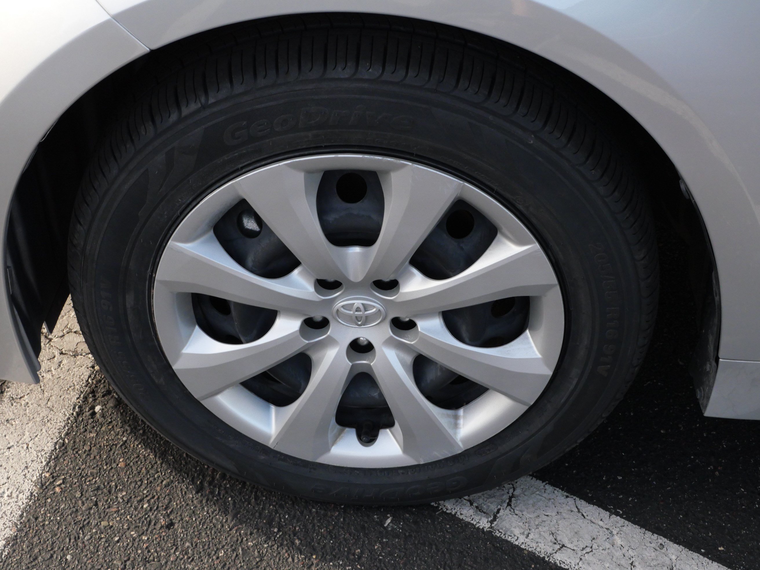 Certified 2025 Toyota Corolla LE FWD image 14