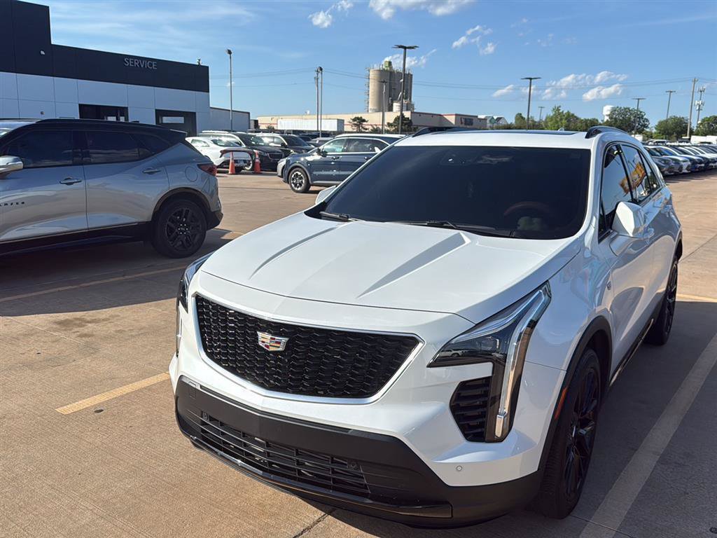 Used 2023 Cadillac XT4 Sport w/ Cold Weather Package FWD image 2