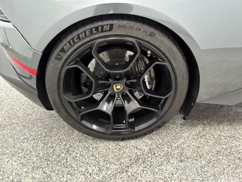 Used 2015 Lamborghini Huracan LP 610-4 image 45