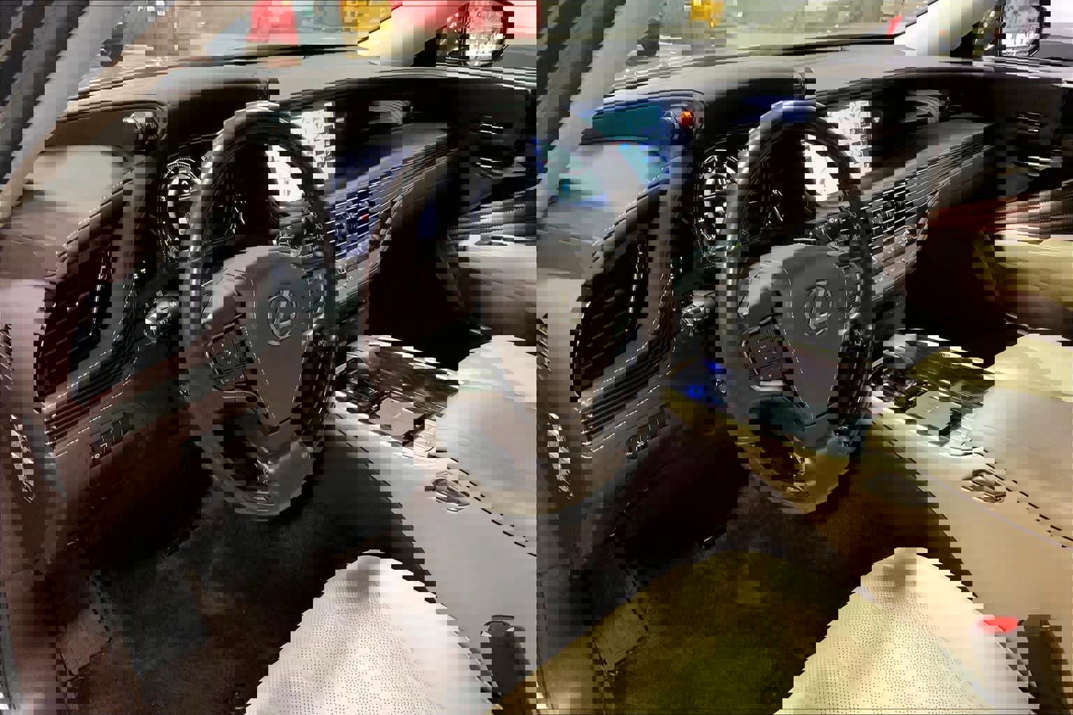 Used 2018 Lexus LS 500 AWD image 17