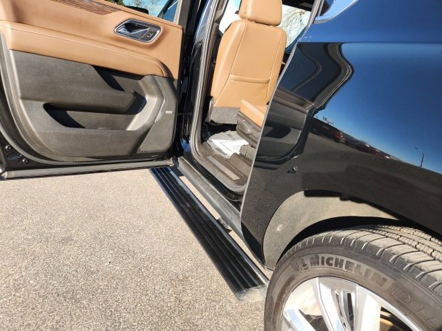 Used 2021 Chevrolet Suburban High Country image 12