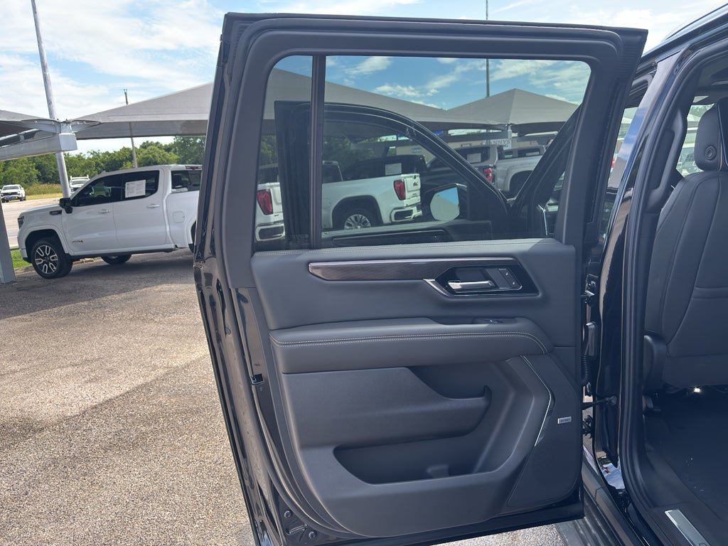 New 2026 GMC Yukon XL Elevation w/ Elevation Premium Package AWD/4WD image 14