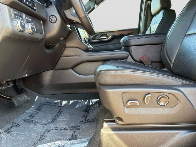 Used 2025 GMC Yukon Denali AWD/4WD image 18