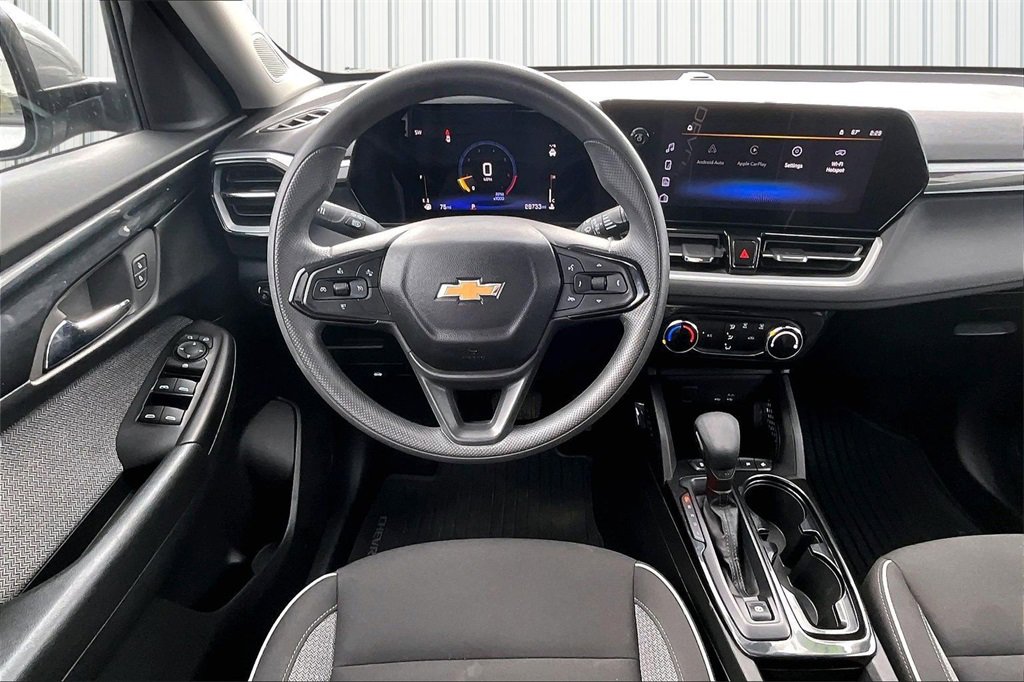 Used 2024 Chevrolet TrailBlazer LT w/ Driver Confidence Package image 2