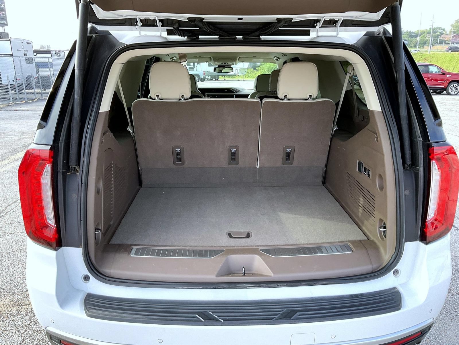 Certified 2023 GMC Yukon XL Denali AWD/4WD image 22