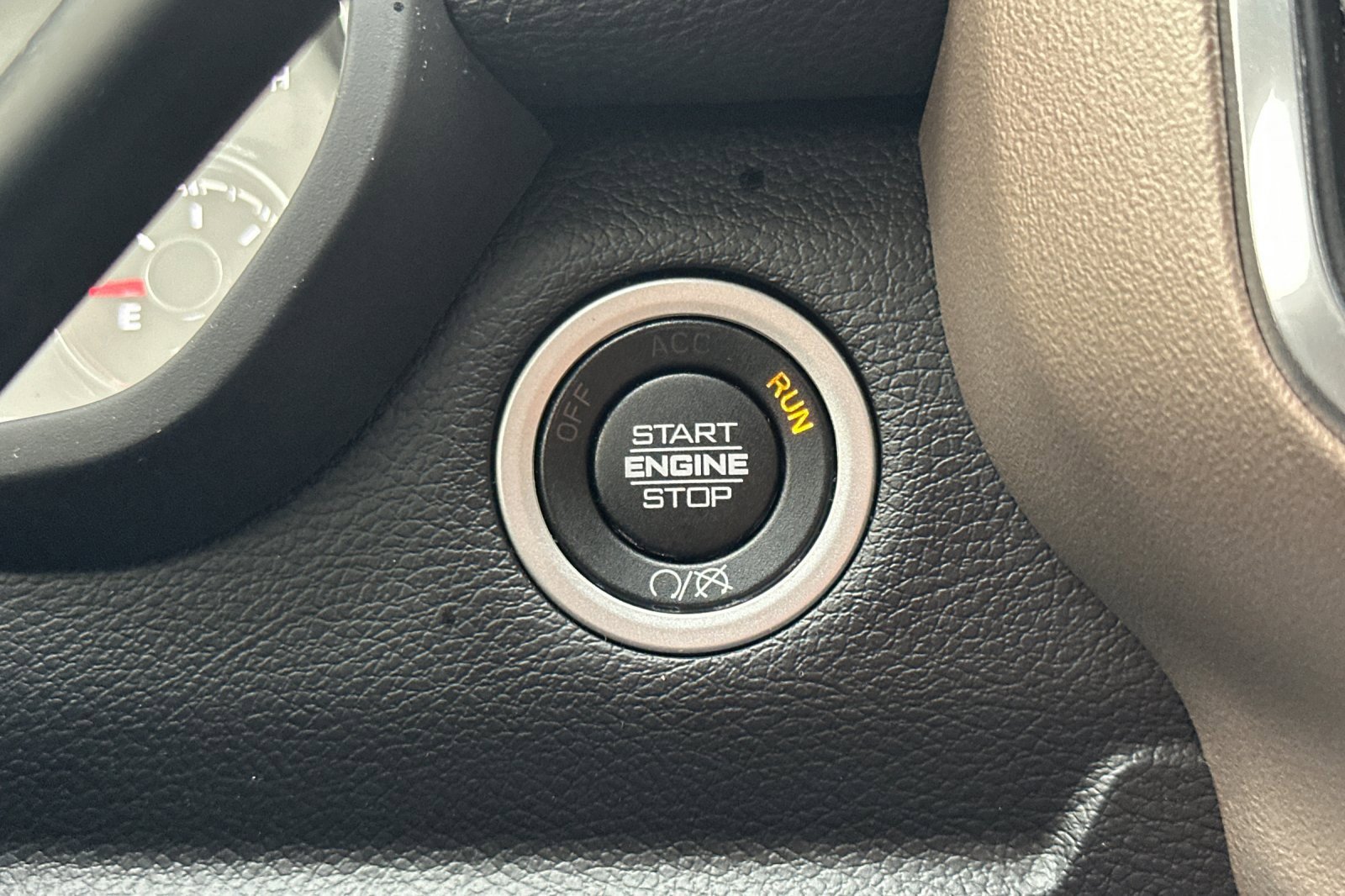 Used 2022 RAM 3500 Laramie image 32