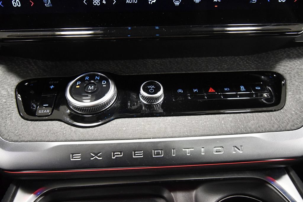 Used 2025 Ford Expedition Tremor AWD/4WD image 27