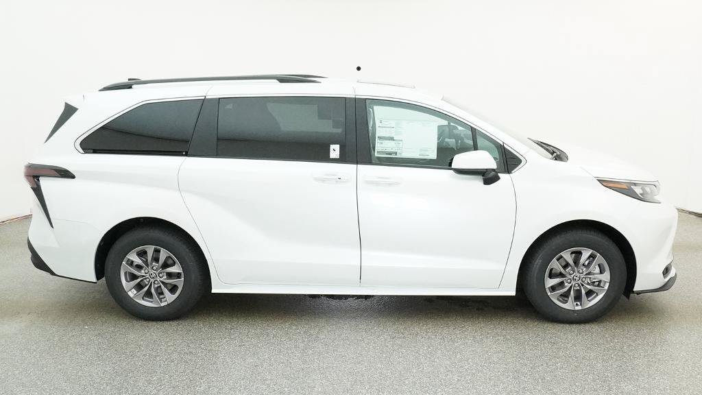 New 2026 Toyota Sienna XLE FWD image 14