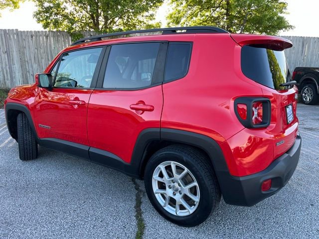 Used 2020 Jeep Renegade Latitude w/ Cold Weather Group FWD image 4