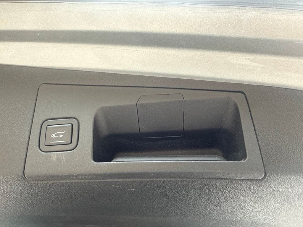 Used 2019 Cadillac XT5 Premium Luxury AWD/4WD image 29