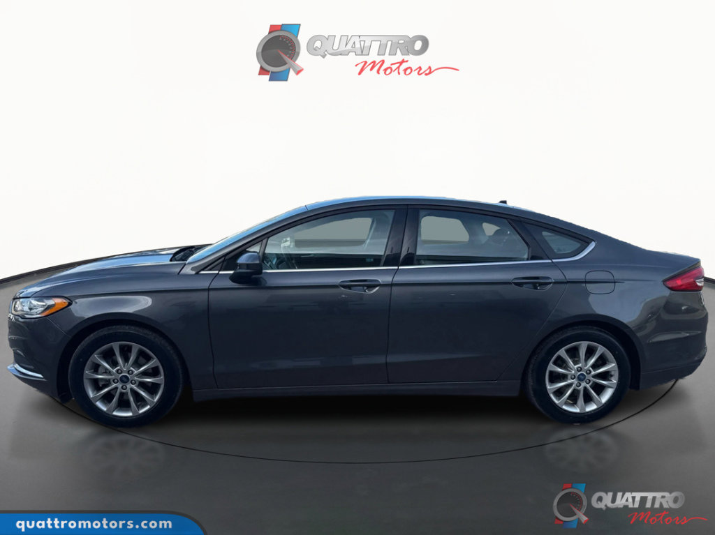 Used 2017 Ford Fusion SE image 2