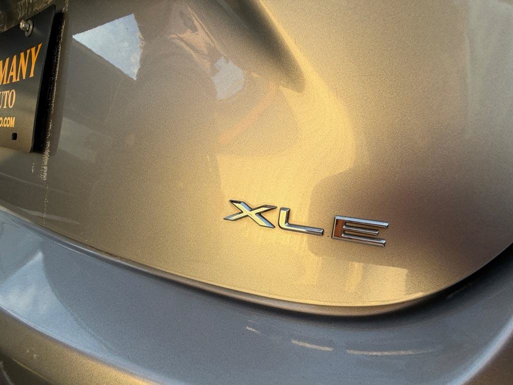 Used 2016 Toyota Avalon XLE FWD image 15
