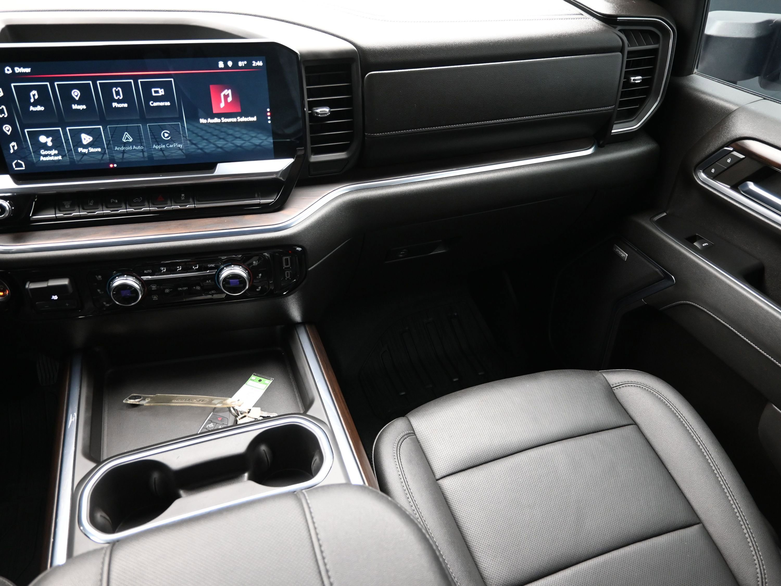 Used 2024 GMC Sierra 3500 SLT w/ SLT Convenience Package image 40