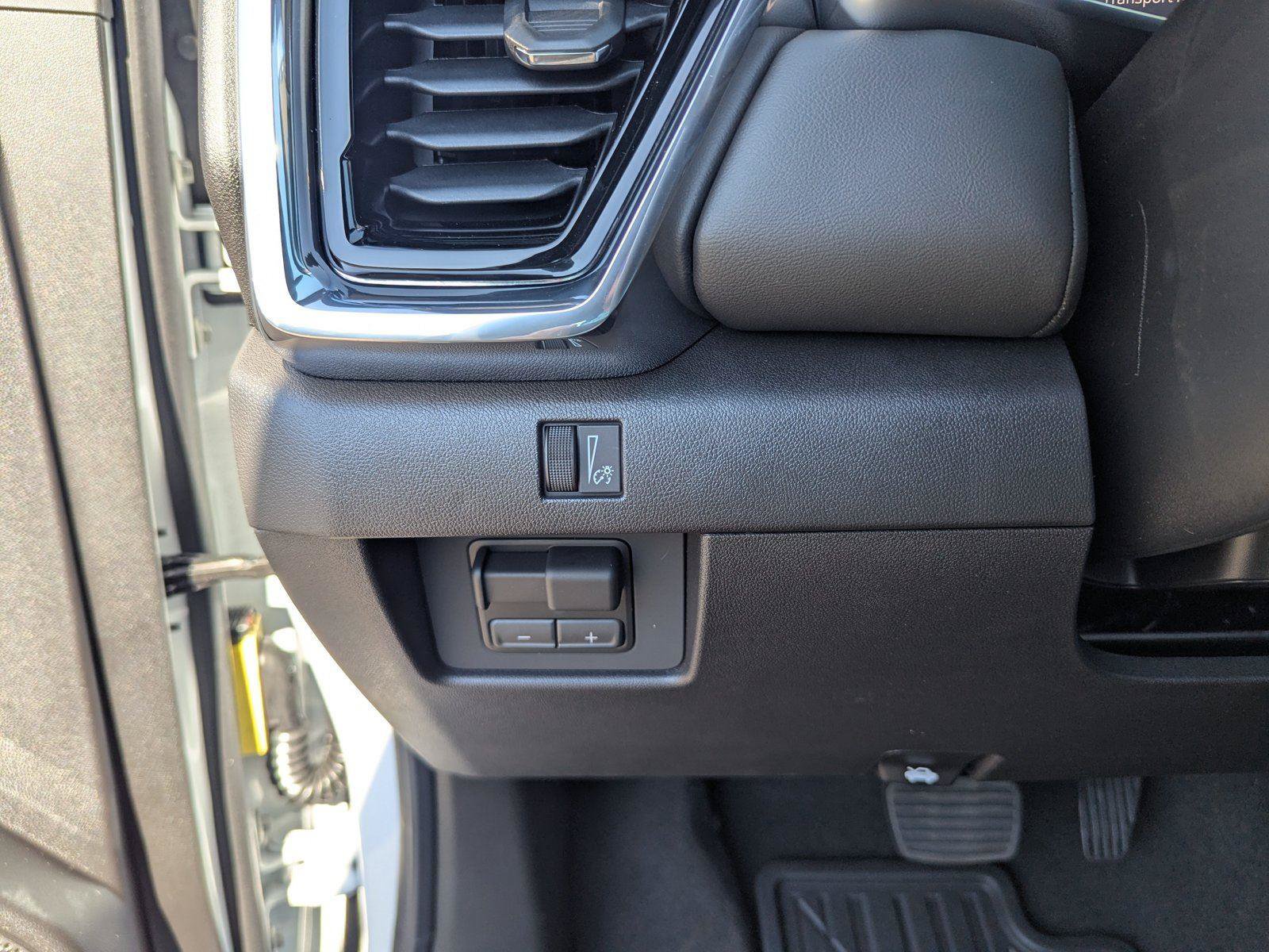 New 2026 GMC Canyon Elevation w/ Convenience Package RWD image 28