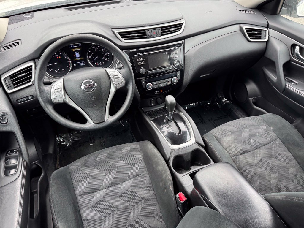 Used 2015 Nissan Rogue SV FWD image 12