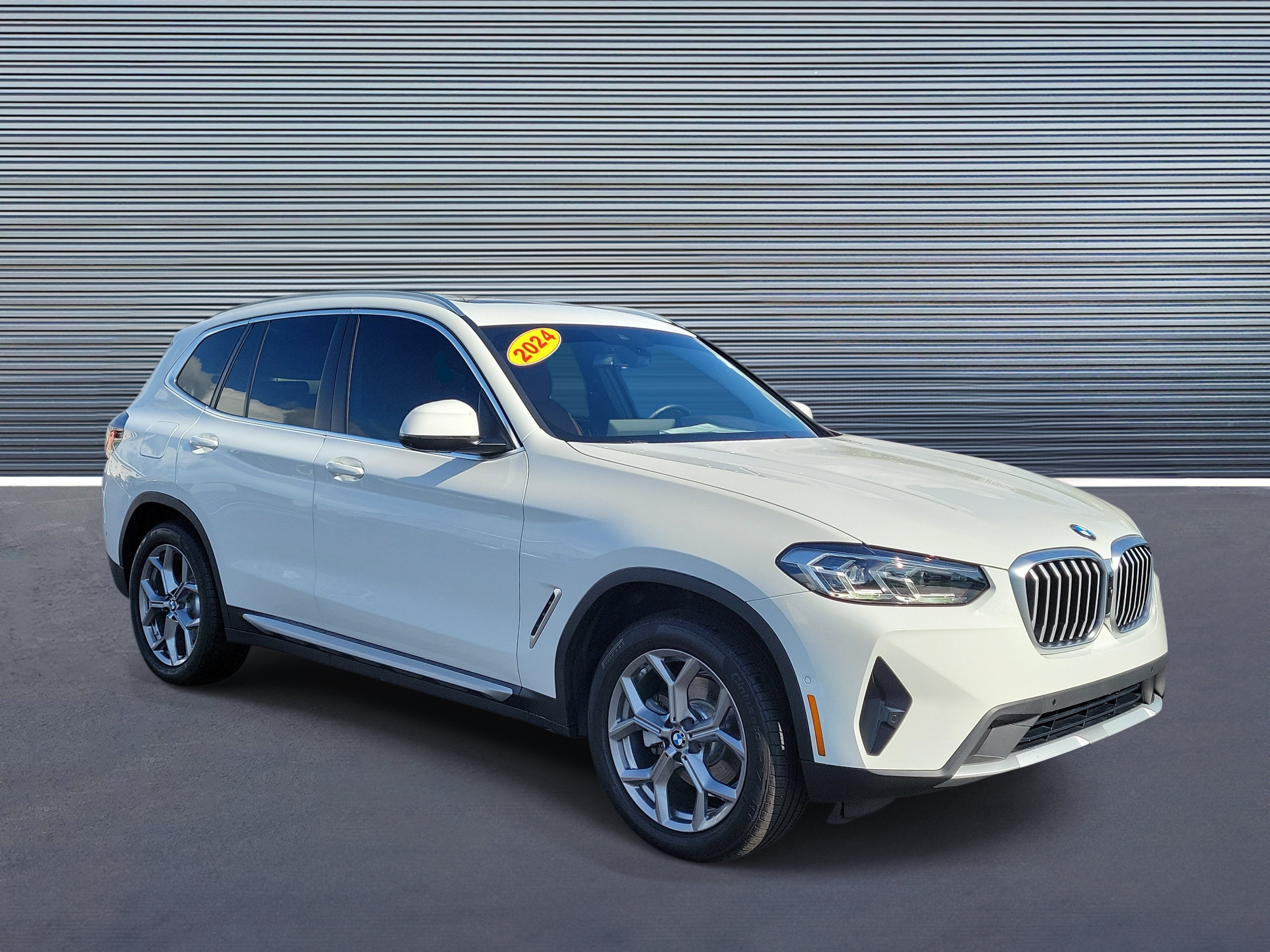 Used 2024 BMW X3 xDrive30i w/ Premium Package AWD/4WD image 2