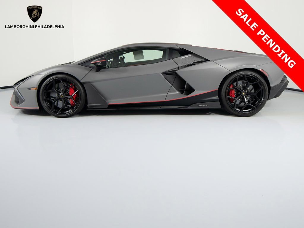 Used 2024 Lamborghini Revuelto image 8