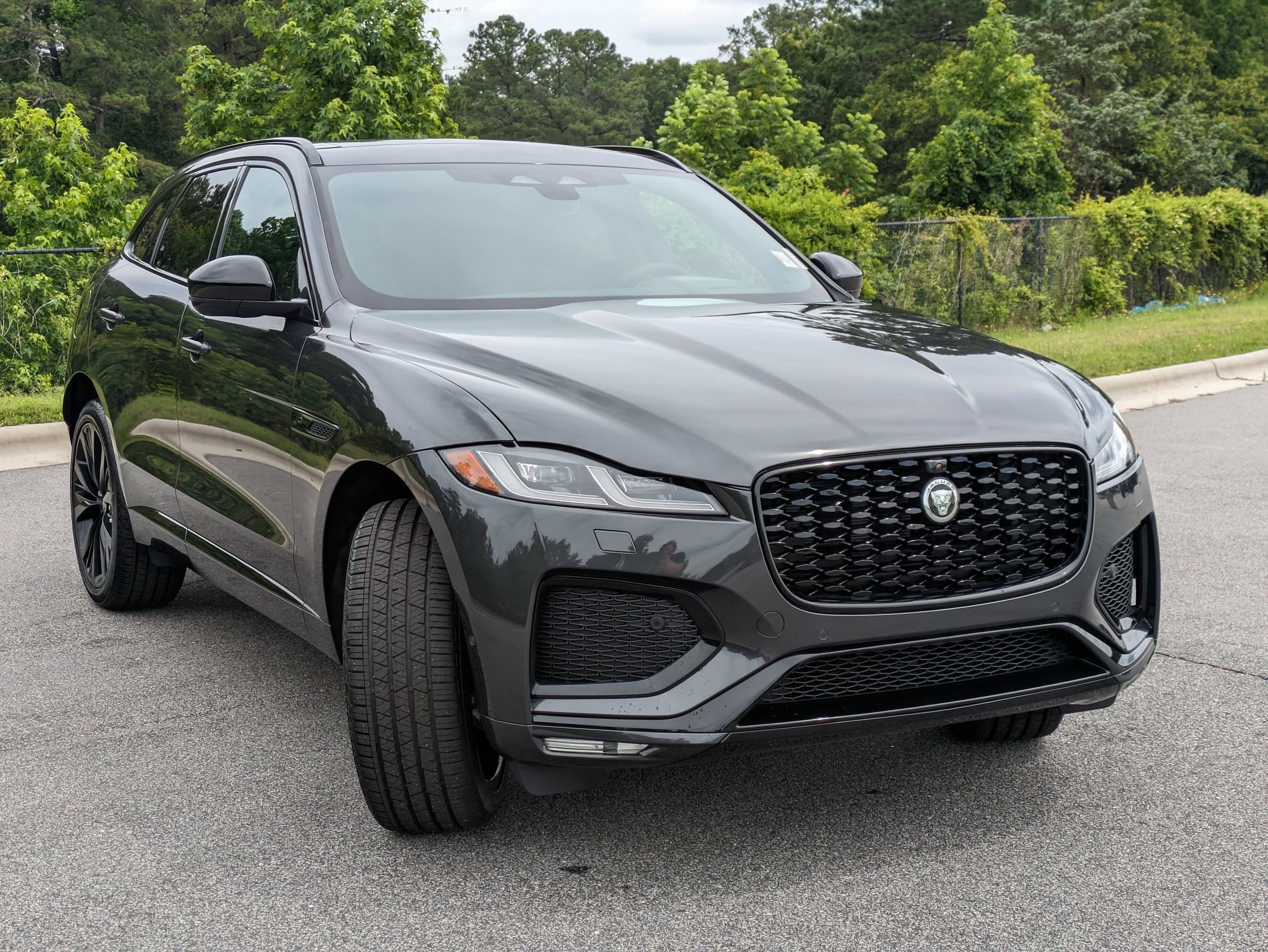 New 2026 Jaguar F-PACE R-Dynamic S image 4