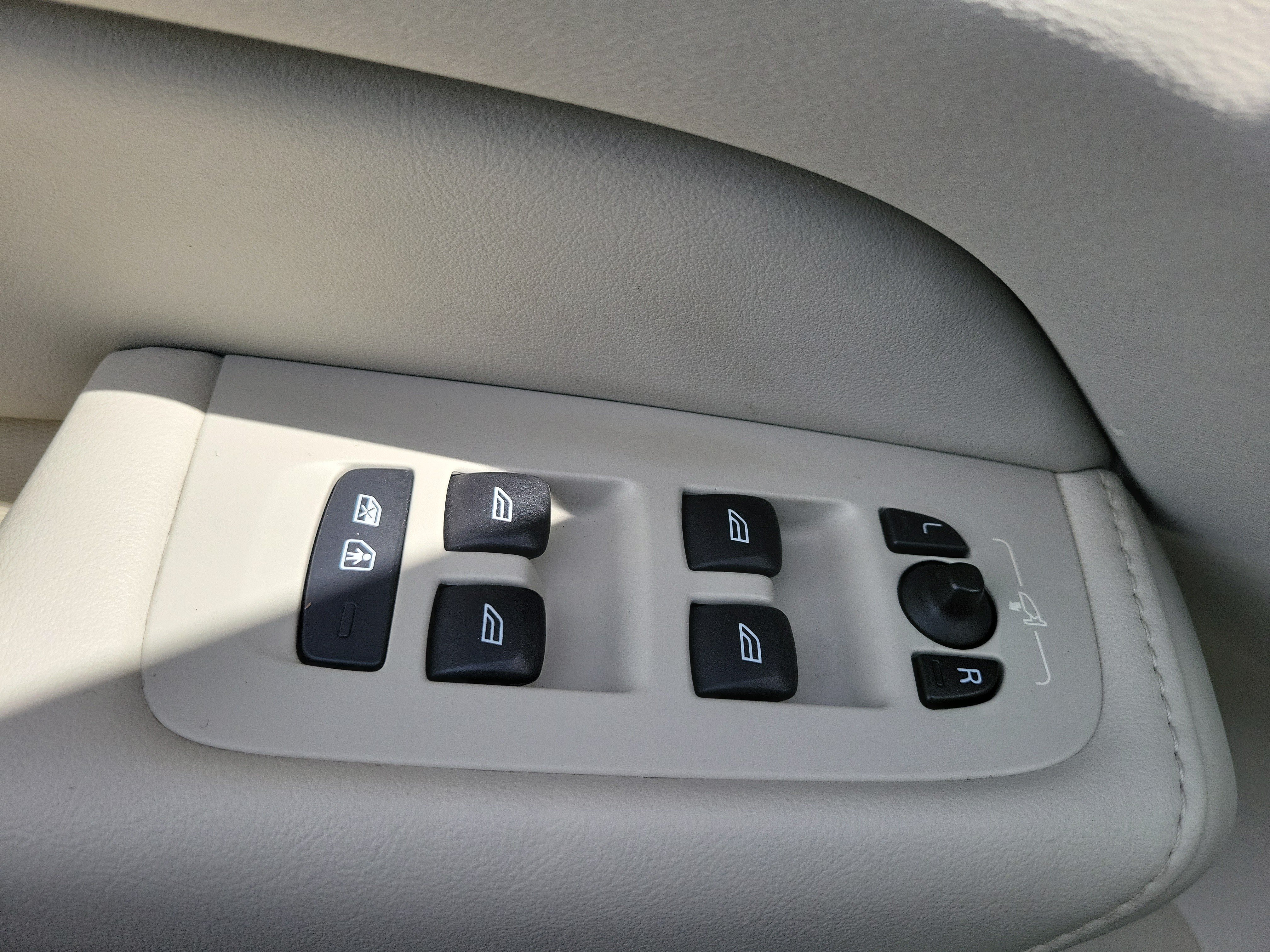 Used 2021 Volvo XC60 T5 Inscription w/ Protection Package Premier FWD image 21