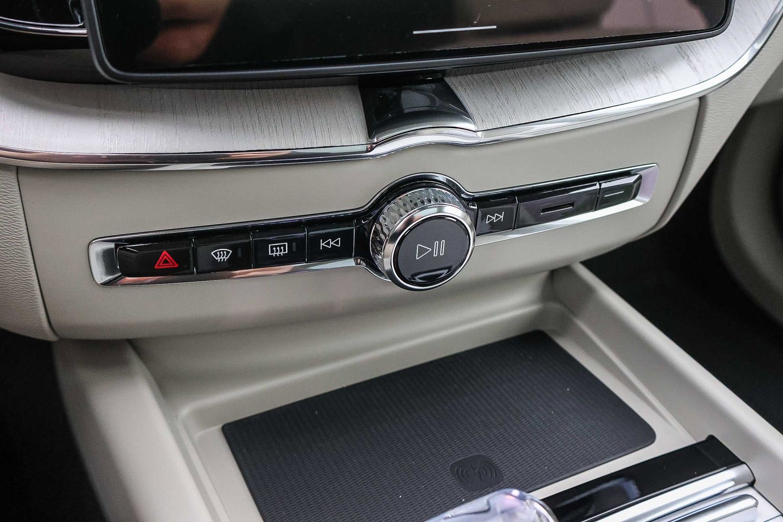 New 2026 Volvo XC60 B5 Ultra w/ Protection Package Premier image 33