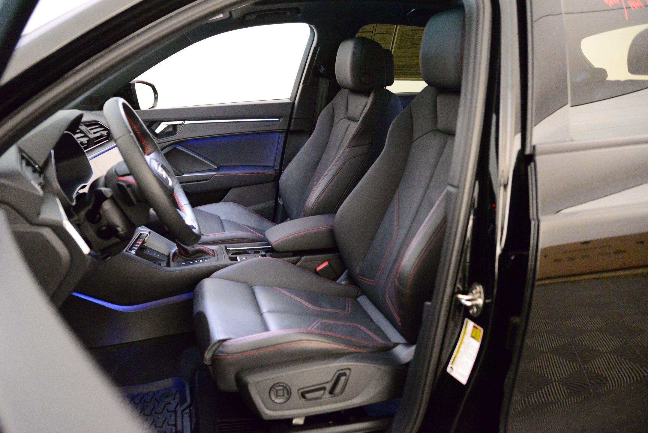 Certified 2025 Audi Q3 2.0T Premium Plus w/ Premium Plus Package image 4