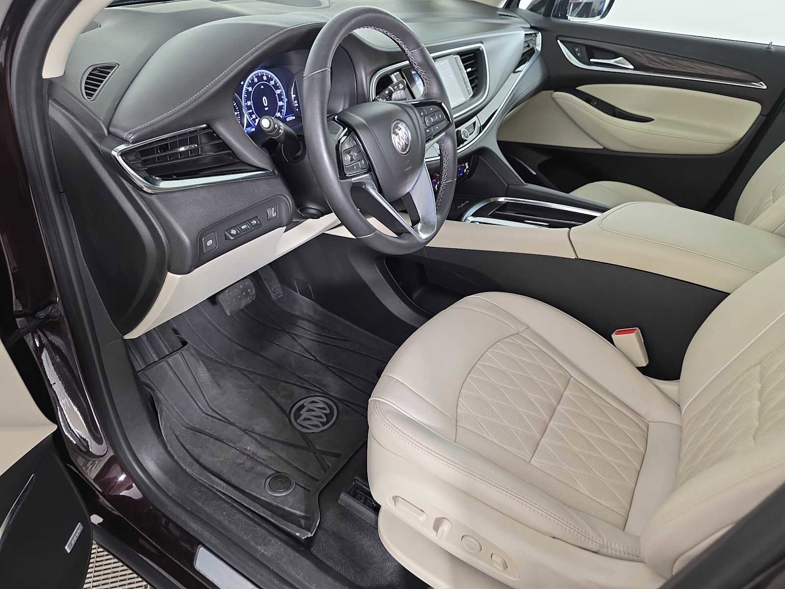 Used 2023 Buick Enclave Avenir w/ Avenir Technology Package image 11