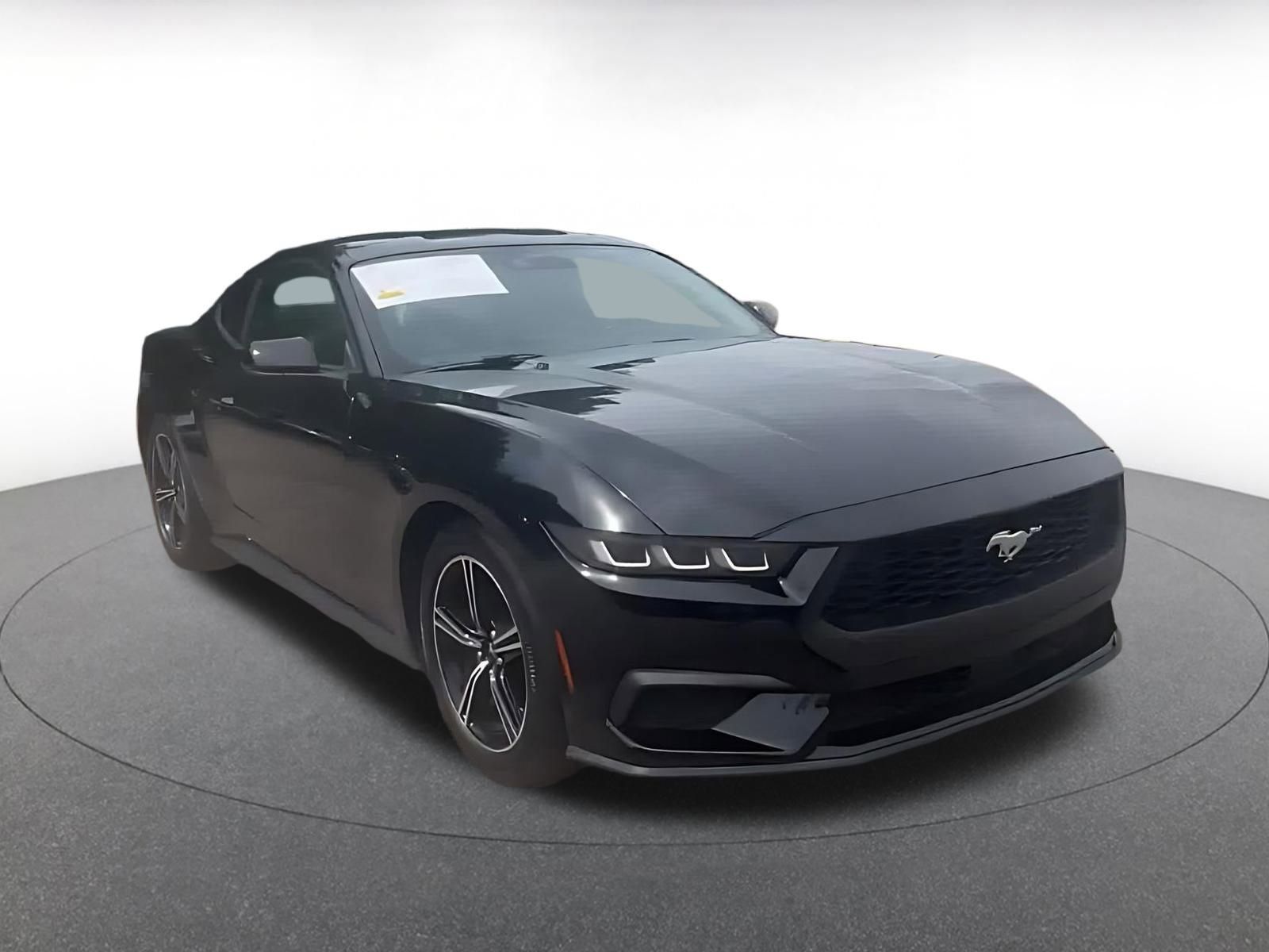 Used 2024 Ford Mustang Premium image 3