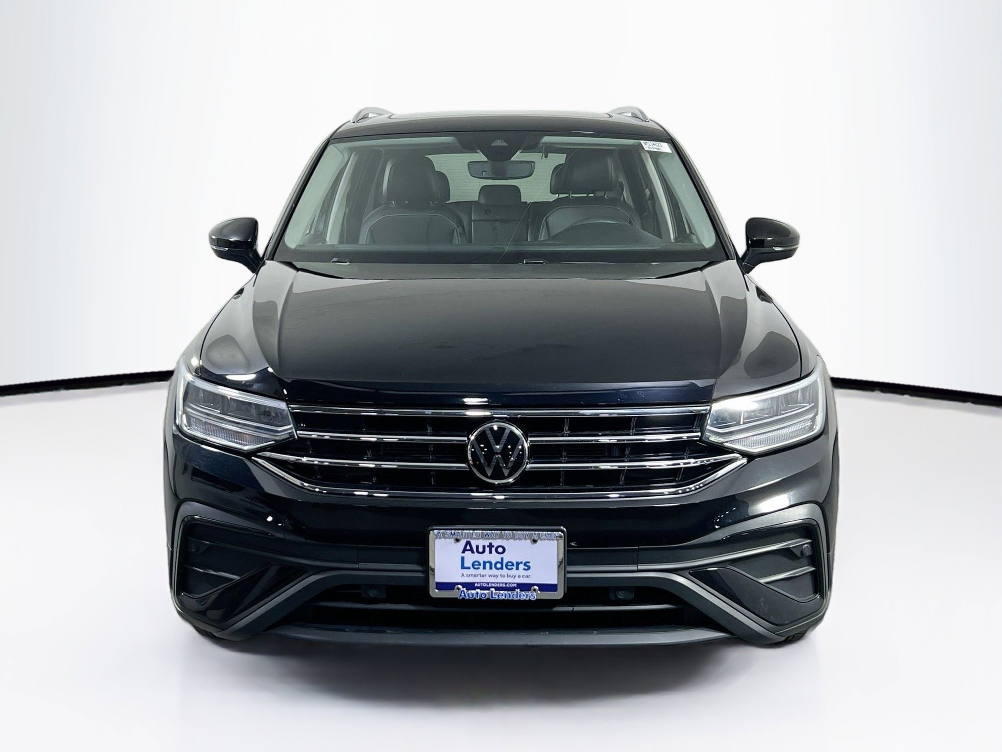 Used 2022 Volkswagen Tiguan SE AWD/4WD image 2