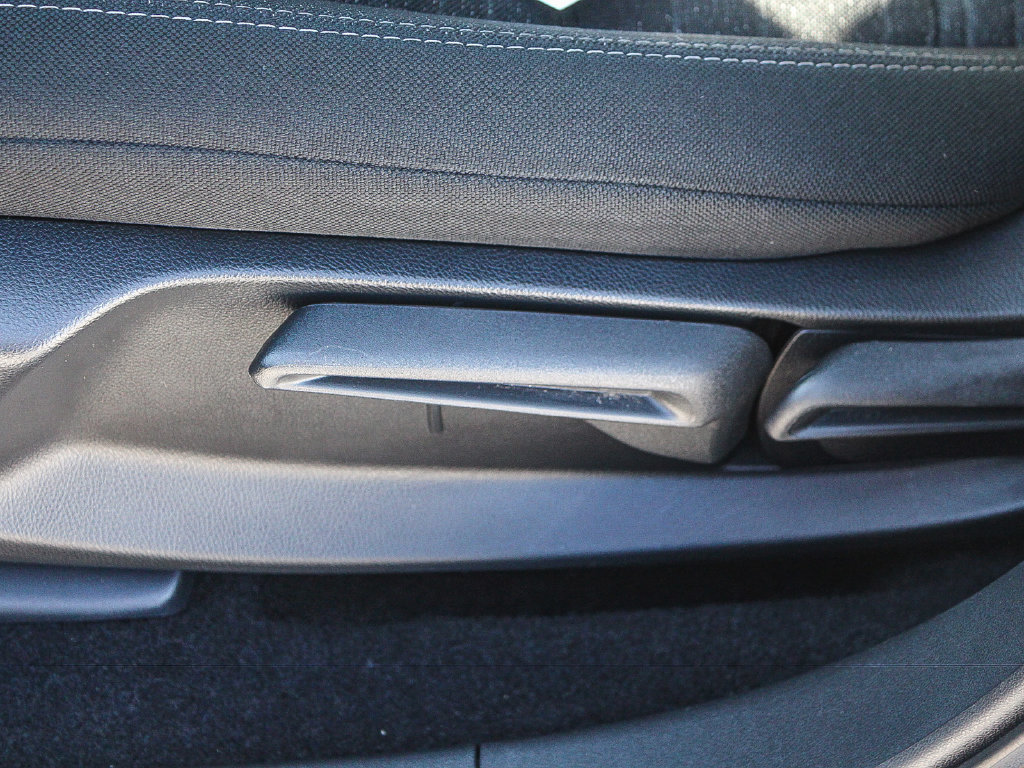 Certified 2025 Honda HR-V LX image 22