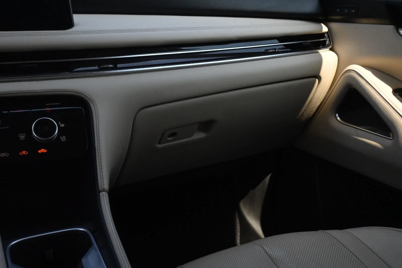 Used 2022 INFINITI QX60 Sensory w/ Cargo Package FWD image 8