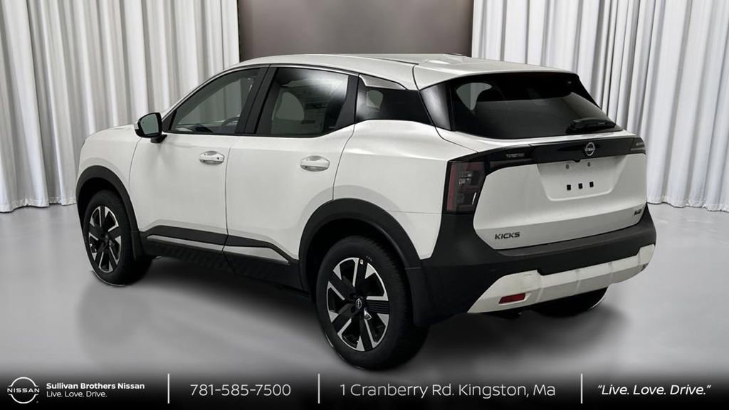 Used 2025 Nissan Kicks SV AWD/4WD image 7