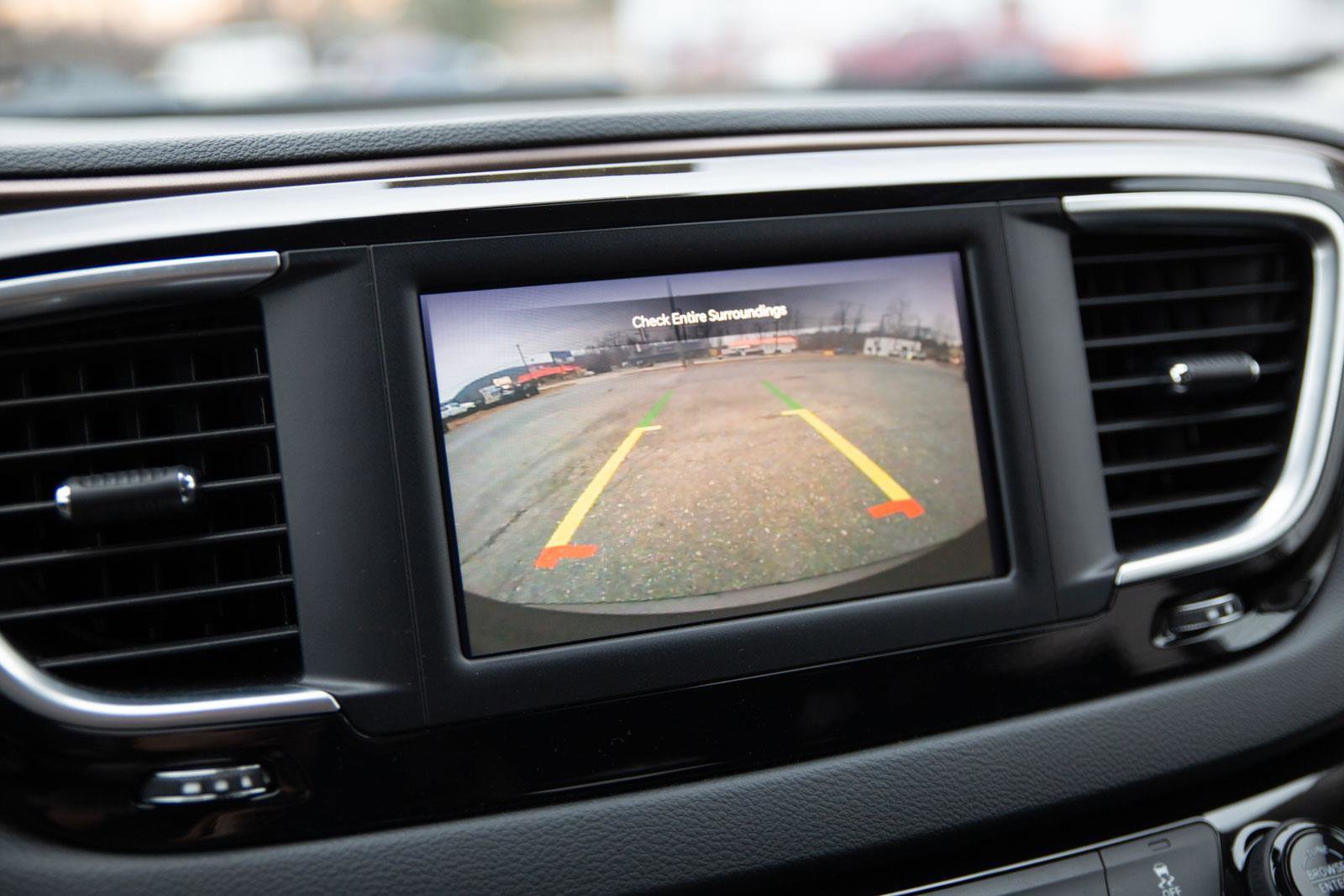 Used 2023 Chrysler Voyager LX image 15