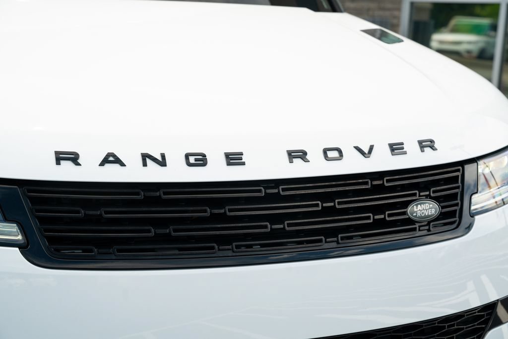 Used 2024 Land Rover Range Rover Sport Dynamic SE AWD/4WD image 6