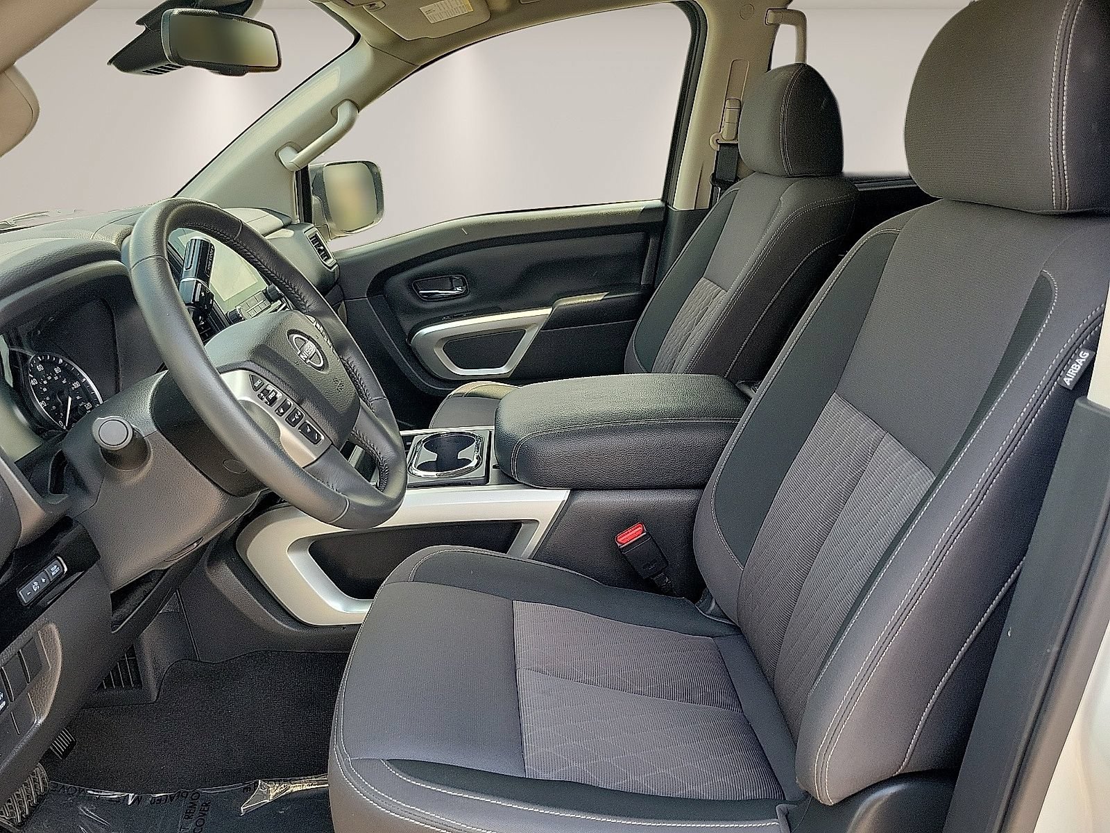 Used 2024 Nissan Titan SV w/ SV Convenience Package AWD/4WD image 11