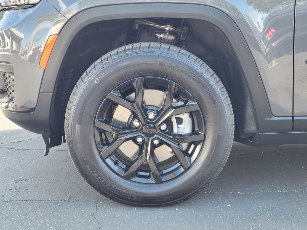 Used 2018 Jeep Cherokee Limited image 31